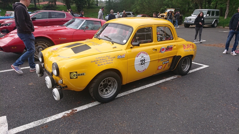 Dauphine Queron moteur Alpine 1440_2.JPG