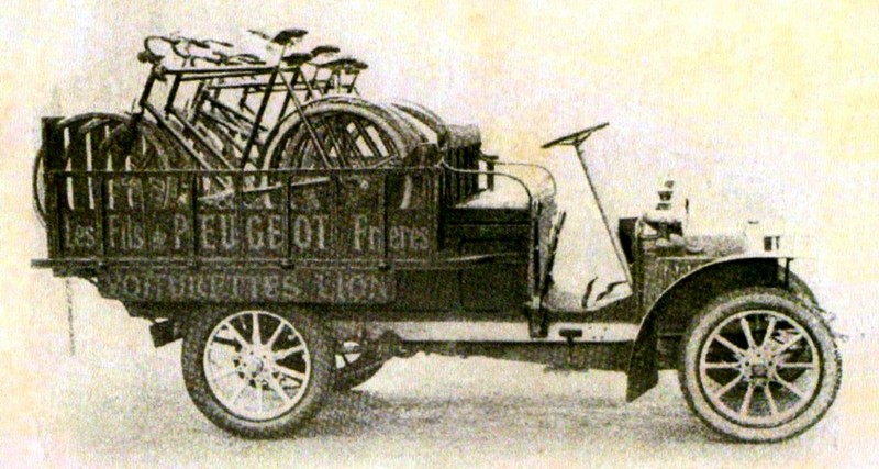 type_lion_v2c2_camion_1910 x 800.jpg