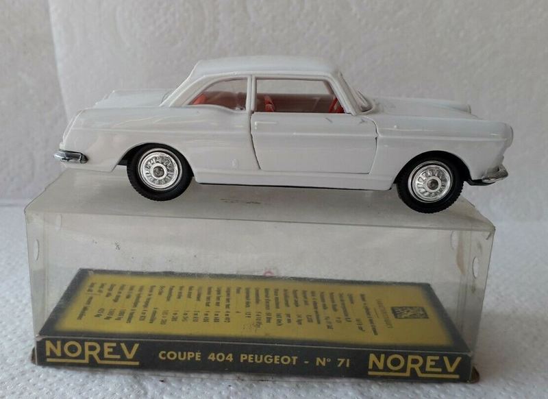 404 coupé.JPG